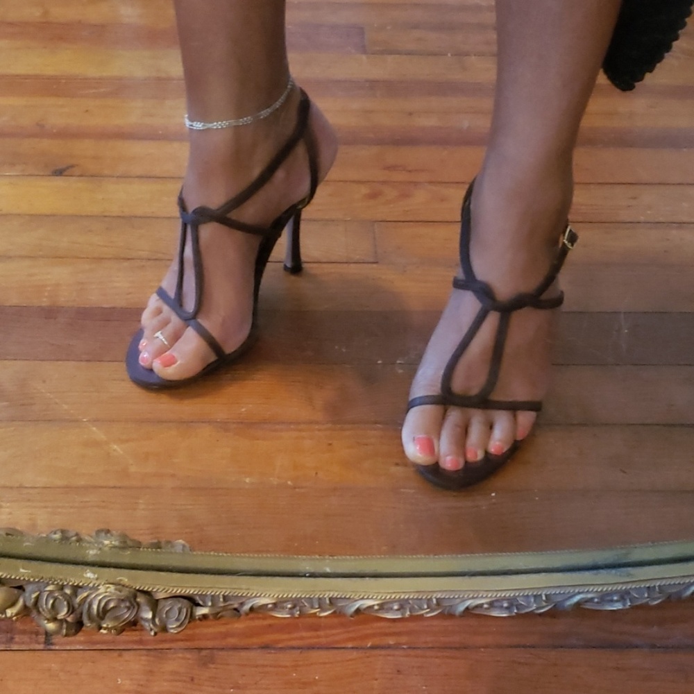 Nina Sz 7.5 gorgeous strappy brown sandals
